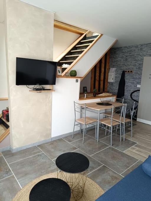 Sur La Viarhona Apartment *